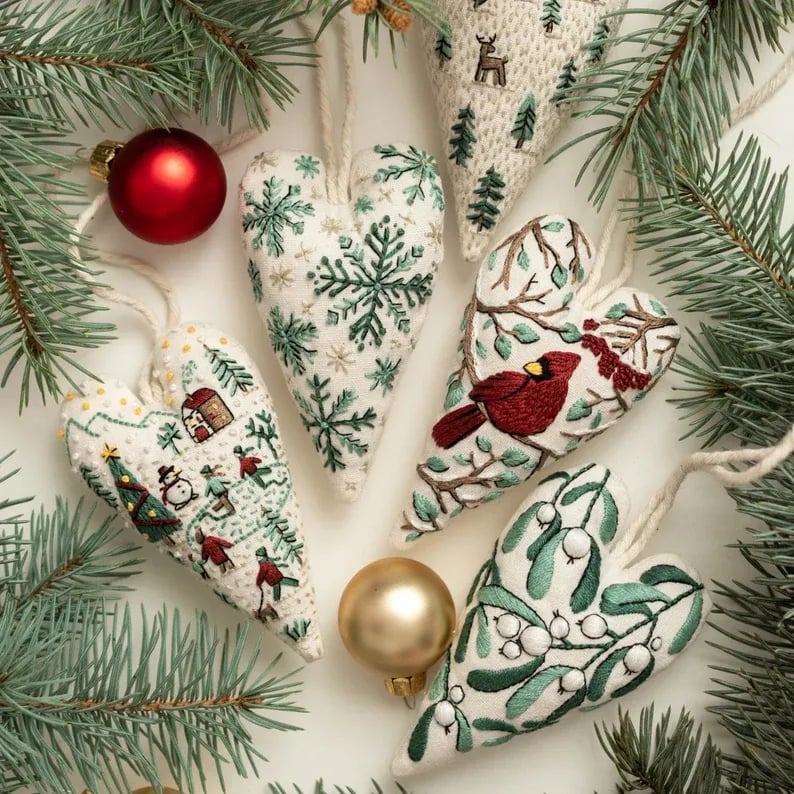 💖DIY herzförmiger handbestickter Weihnachtsanhänger/Anhänger-Set