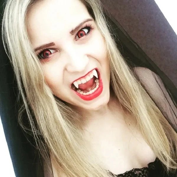 Automatisch ausfahrbare Vampirfänge