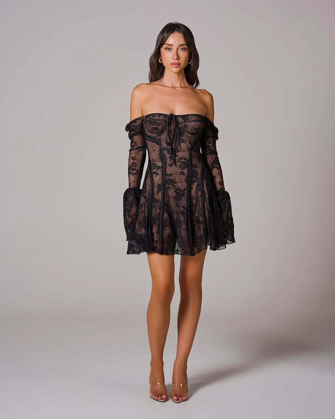 Amaya – Das romantische Spitzenkleid mit Illusionseffekt