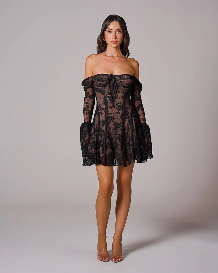 Amaya – Das romantische Spitzenkleid mit Illusionseffekt