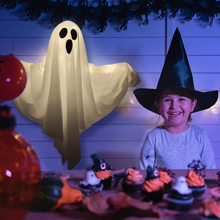 Halloweengehängte Horror-Requisiten mit Lichtern
