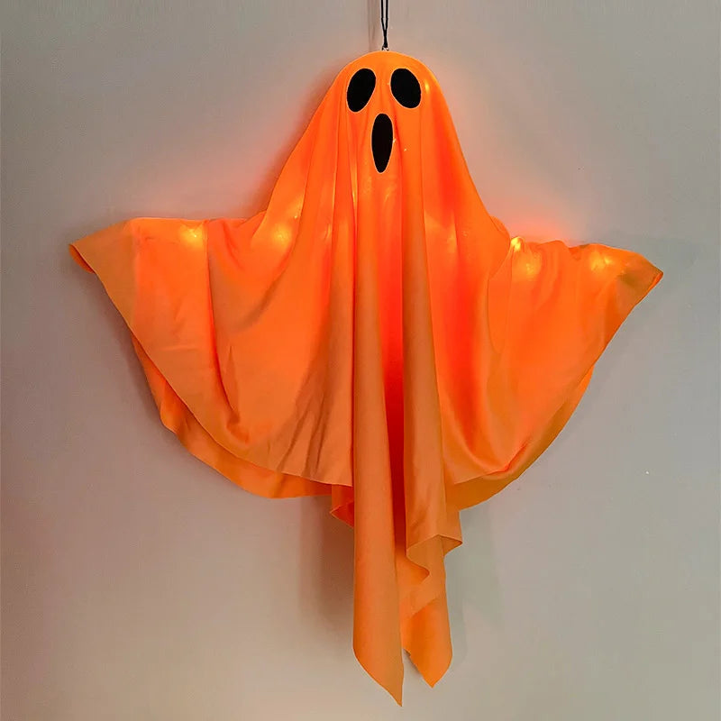 Halloweengehängte Horror-Requisiten mit Lichtern