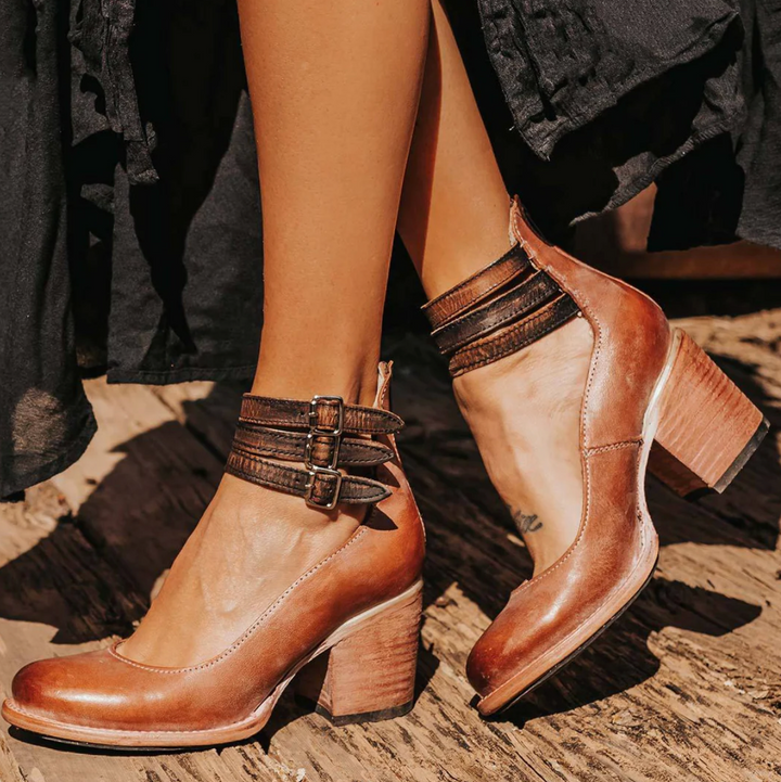 Lederpumps im Vintage-Design