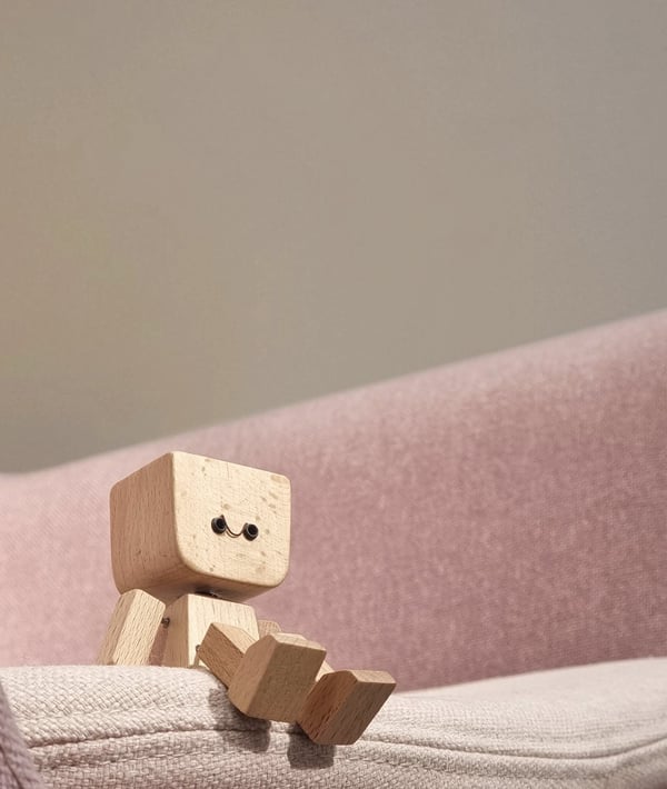 JollyTimber – Holzschaukel-Figur mit 12 magnetischen Emotionen
