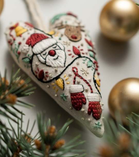 💖DIY herzförmiger handbestickter Weihnachtsanhänger/Anhänger-Set
