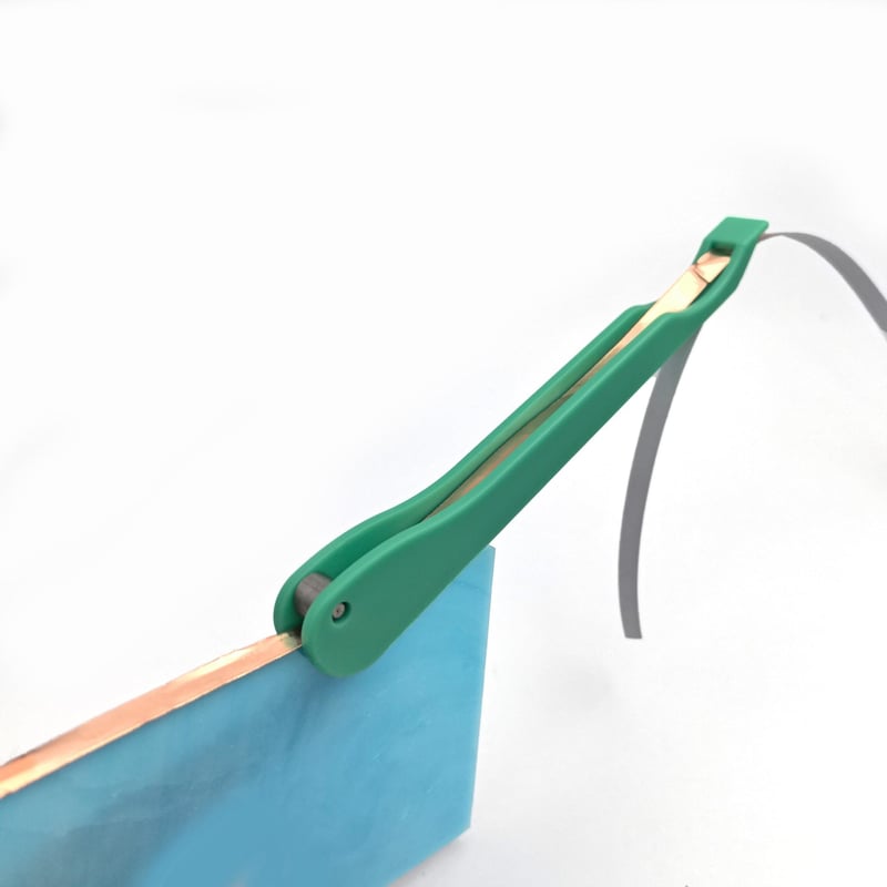 ShineGuard™ | Handfolierer für Buntglas