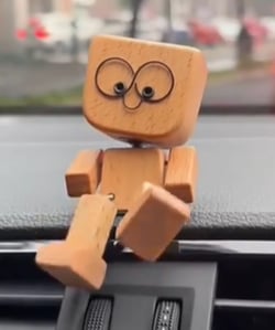 JollyTimber – Holzschaukel-Figur mit 12 magnetischen Emotionen