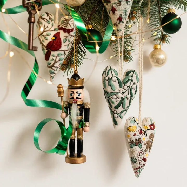 💖DIY herzförmiger handbestickter Weihnachtsanhänger/Anhänger-Set