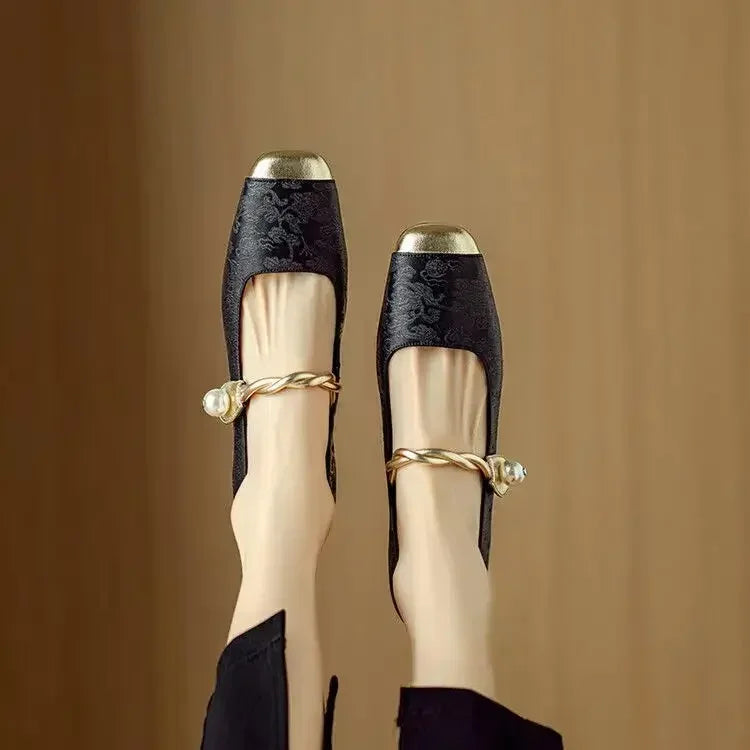 Cintha| Elegant Low-Heeled Pumps