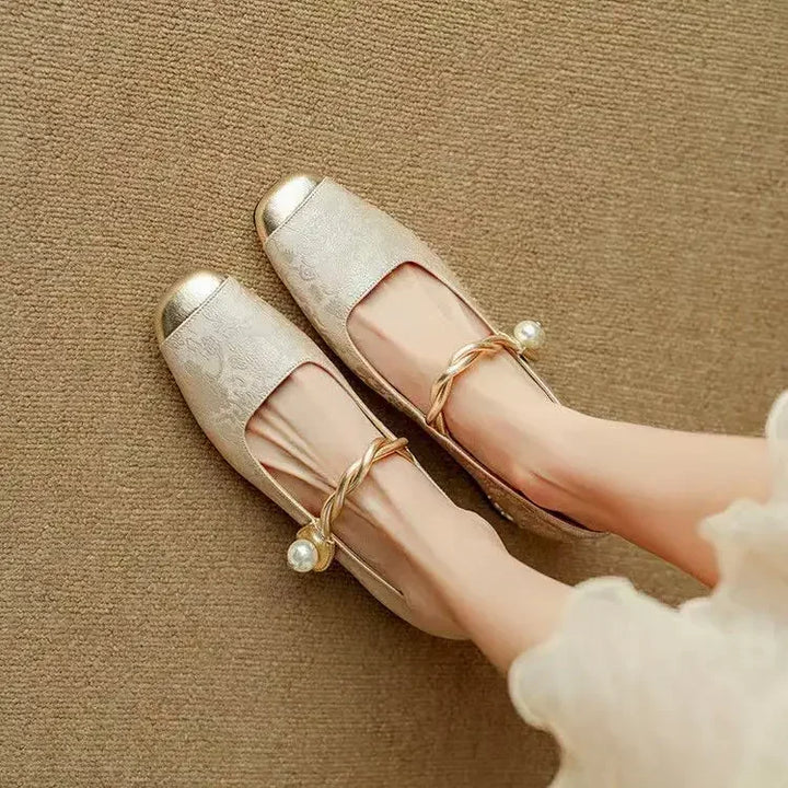 Cintha| Elegant Low-Heeled Pumps