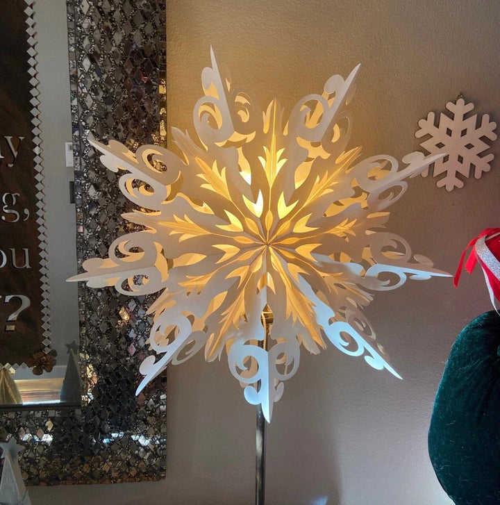 Schneeflocken Weihnachten Laterne – Warmes Licht, Winterzauber