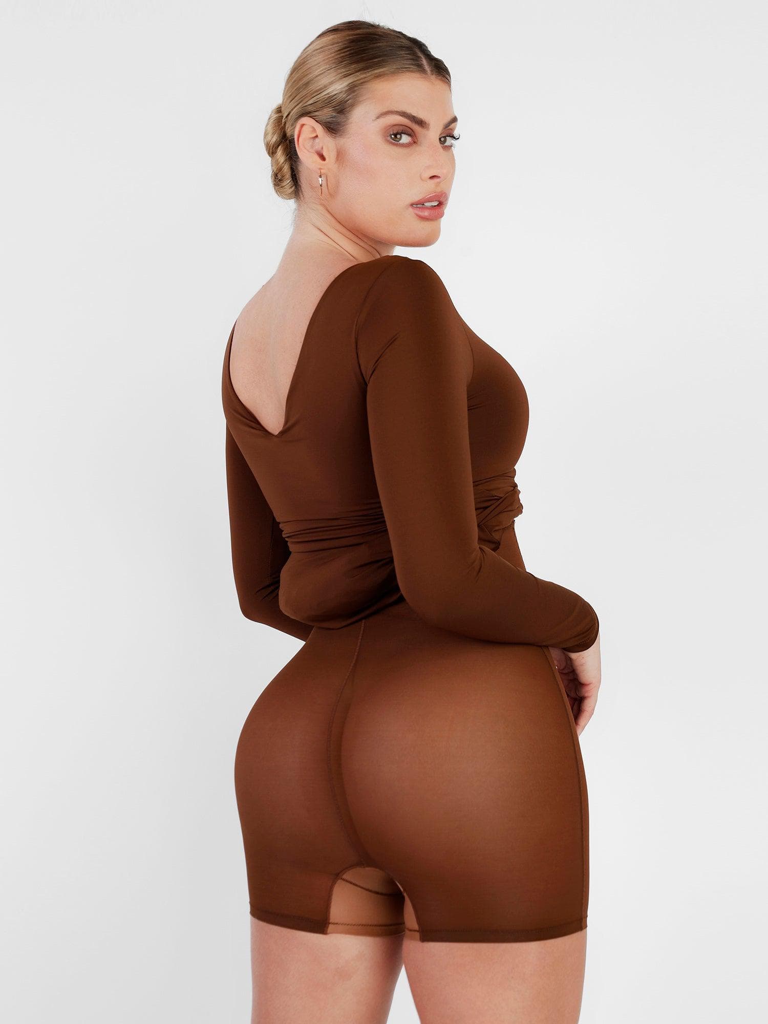 Der Shapewear-Kleid mit langem Ärmel und Schlitz