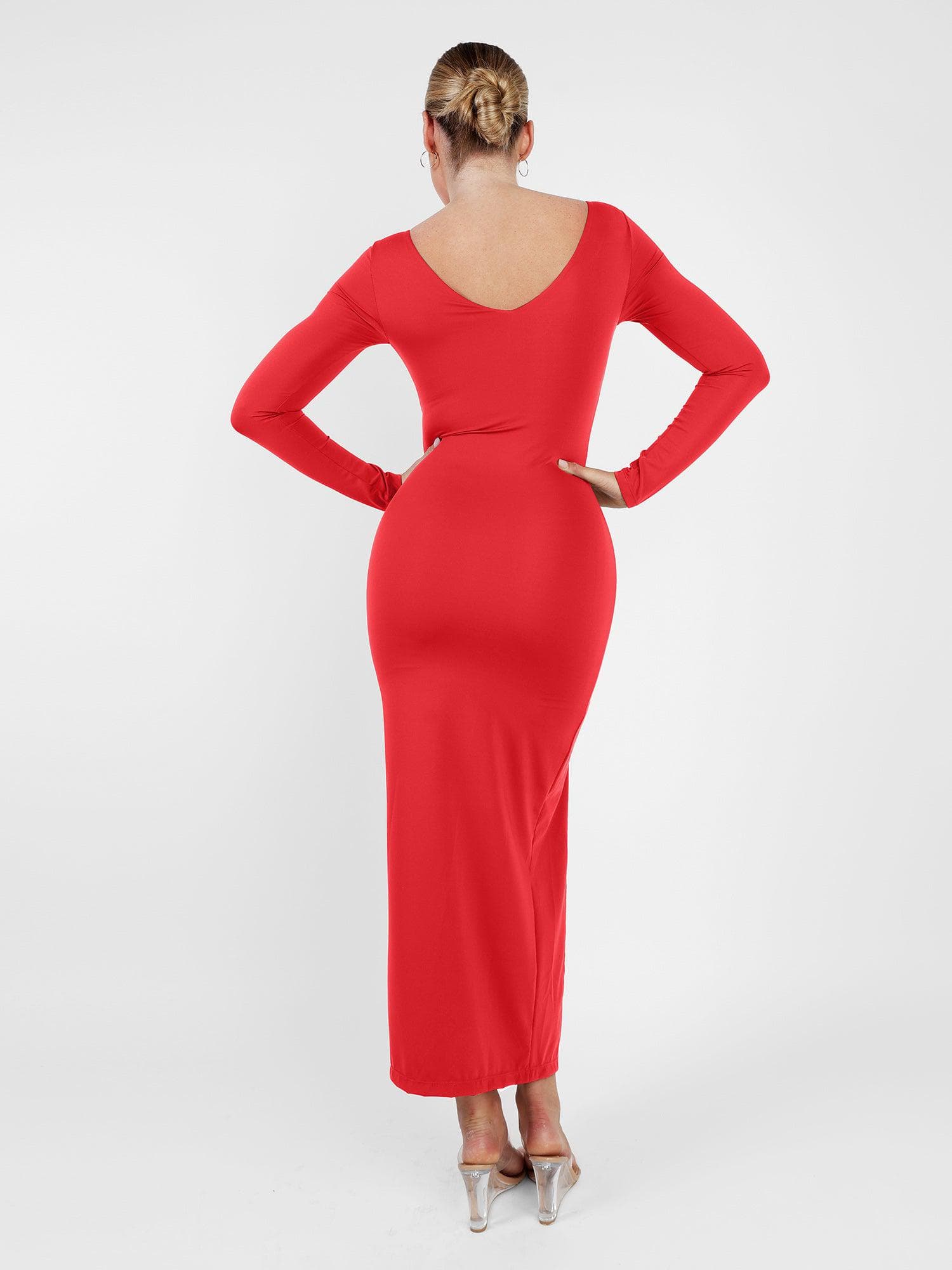Der Shapewear-Kleid mit langem Ärmel und Schlitz