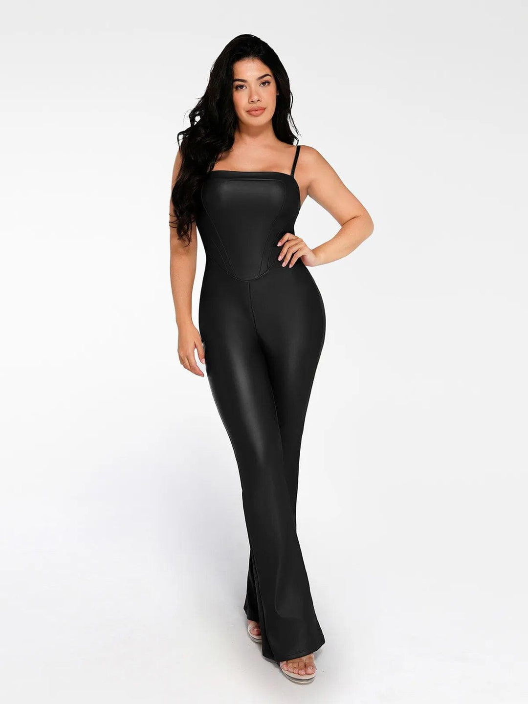 Formendes, pseudo-ledernes Korsett-Overall-Set