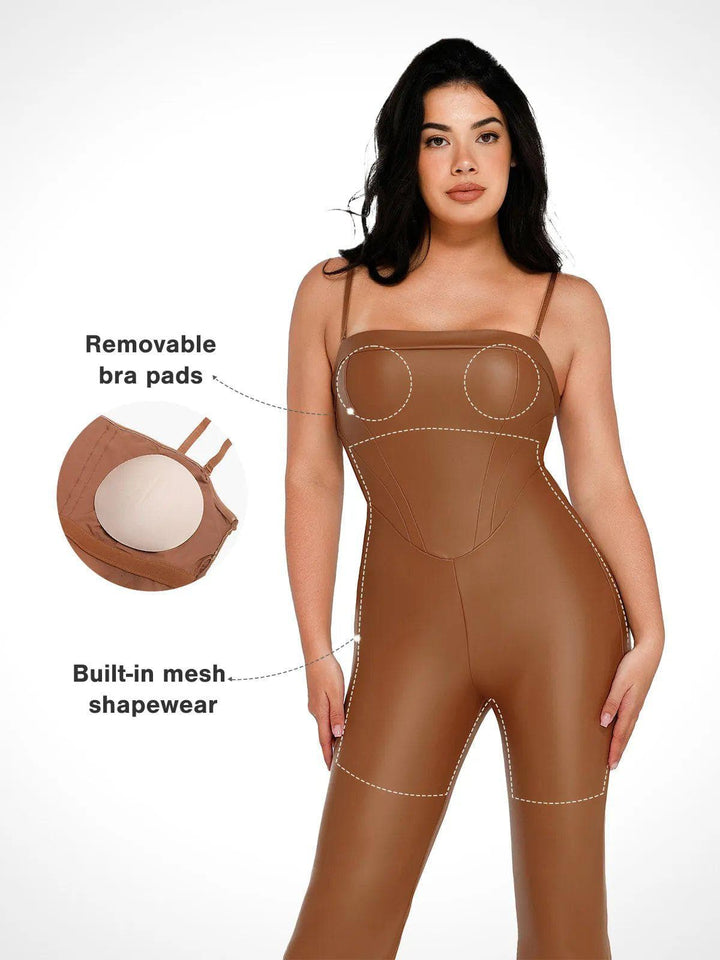 Formendes, pseudo-ledernes Korsett-Overall-Set