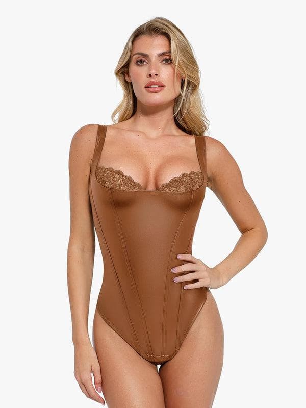 Formende Bodysuit aus Kunstleder mit Spitze im Balconette-Stil
